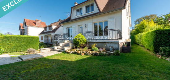 Maison familiale avec jardin à deux pas du centre.