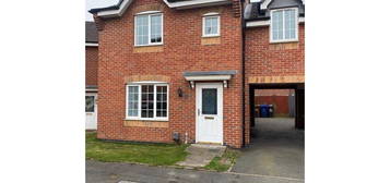 4 bed semi-detached house to rent