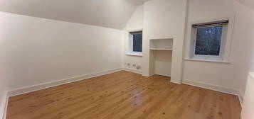 2 bedroom maisonette to rent