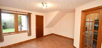 2 bedroom ground floor flat