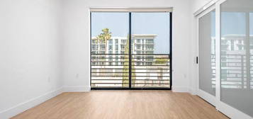 8555 Colgate Ave Unit 302, Los Angeles, CA 90048