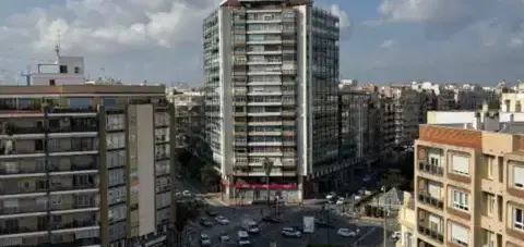 &#xC1;tico en Gran V&#xED;a de Ram&#xF3;n y Cajal