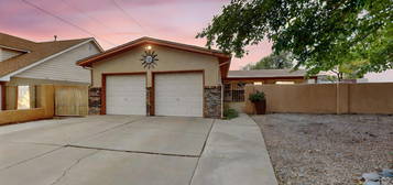 8717 La Barranca Ave NE, Albuquerque, NM 87111