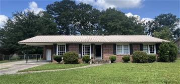 1609 Orchard Dr, Columbia, MS 39429