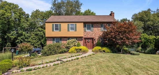 39 Canter Dr, Sewickley, PA 15143