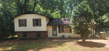 111 Woodside Ln, Central, SC 29630