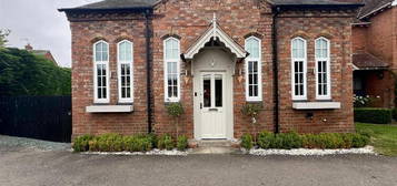 2 bedroom detached house for sale