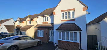 4 bedroom detached house to rent