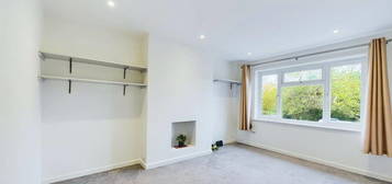 2 bedroom maisonette