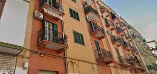 Appartamento all'asta in via Temenide, 78