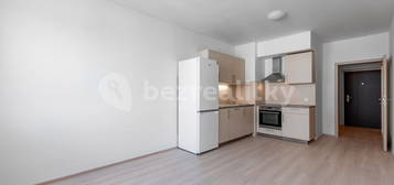 Pronájem bytu 1+kk 32 m², Svatošových, Praha