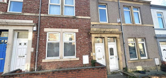 Flat to rent in Northbourne Street, Deckham, Gateshead NE8