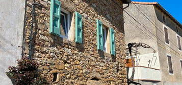 Maison de village rénovée avec jardin