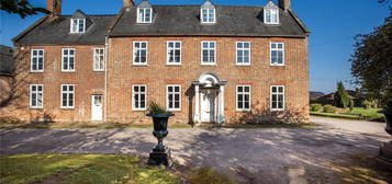 8 bedroom detached house for sale