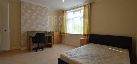 4 bedroom terraced house