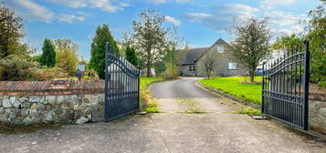 6 bed detached house for sale