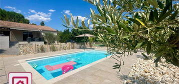 Maison familiale de  plain pied avec piscine et studio indépendant