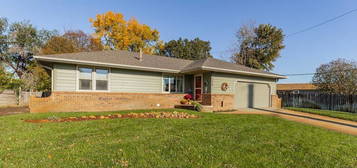 2640 Belmont Blvd, Salina, KS 67401