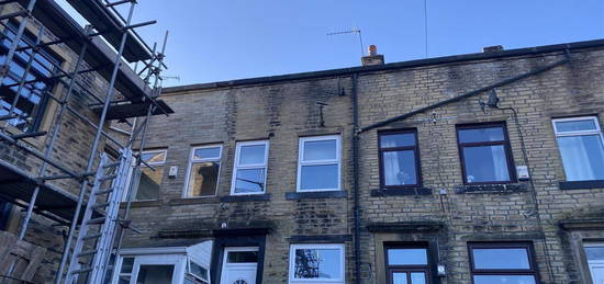 Terraced house to rent in Well Street, Denholme, Bradford BD13