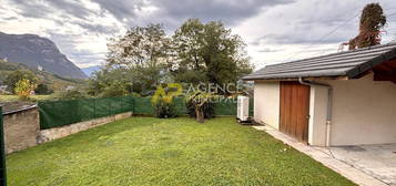 JOLIE MAISON EN EXCELLENT ETAT AVEC VUE SUR LES MONTAGNES