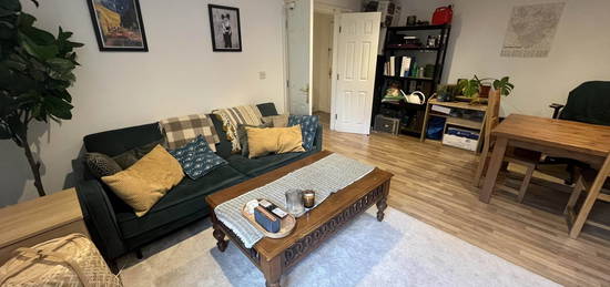 2 bed flat to rent