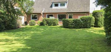 Naturnah Wohnen: Gepflegtes Haus nahe dem Ratzeburger See mit großem Garten