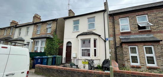 6 bedroom terraced house