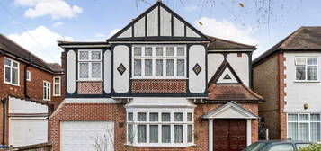 Property for sale in Ventnor Drive, London N20