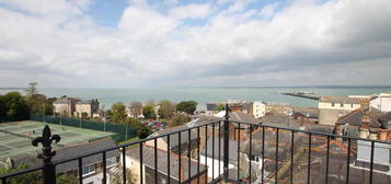 Flat to rent in Union Street, Ryde PO33