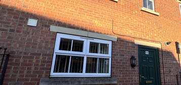 Town house to rent in Doncaster Road, Barnsley S70