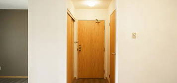 176 Thomas Berry St #1A, Winnipeg, MB R2H 0P7