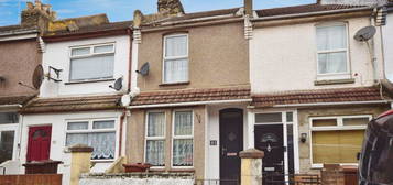 Terraced house to rent in Beresford Road, Gillingham ME7