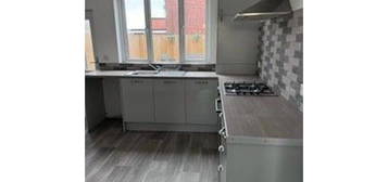 Terraced house to rent in Girnhill Lane, Featherstone, Pontefract WF7