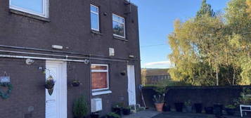 Maisonette to rent in Broomlands Street, Paisley PA1