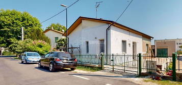 Casa indipendente in vendita in via Cannuzzola, 5