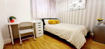 Room to rent in Trindehay, Basildon SS15