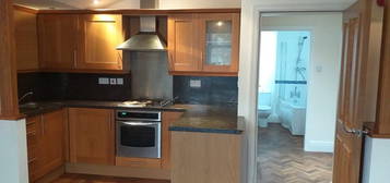 Flat to rent in Clifton Drive, Stockport FY8