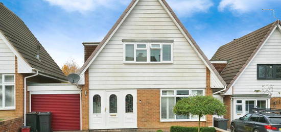 3 bedroom link detached house for sale