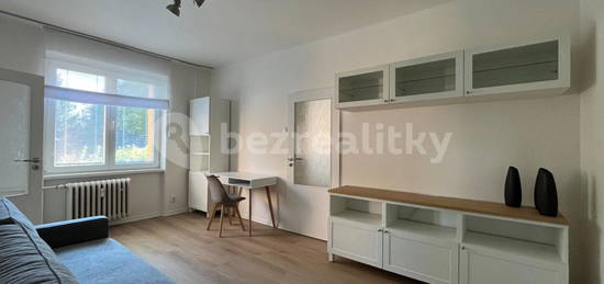 Pronájem bytu 2+1 45 m², Třeboňská, Hlavní město Praha