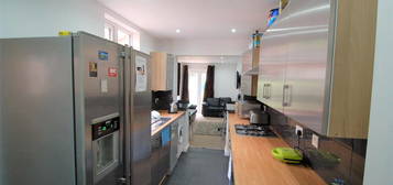 7 bed shared accommodation to rent