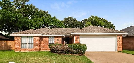 1207 Belclaire Ln, Irving, TX 75060