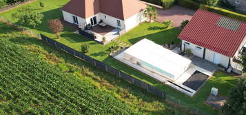 Belle propriété avec annexe et piscine chauffée à Manneville sur Risle