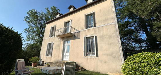 Maison de Maître Type 6/7 dans un écrin de verdure aux portes de