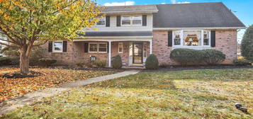 1100 Lilac Ln, Reading, PA 19609