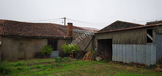 Maison à rénover ou bâtiment de stockage sur la commune de la Chaussaire