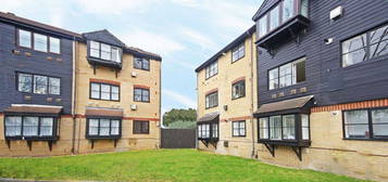 Flat to rent in Kilberry Close, Osterley, Isleworth TW7