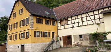 Bauernhaus in der Natur, Ortsrandlage, Tierhaltung möglich, zusätzl. Garten, Wiese, Acker