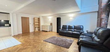 3 bedroom flat for sale