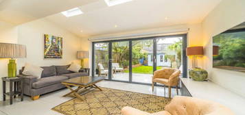 Flat for sale in Woodside, London SW19