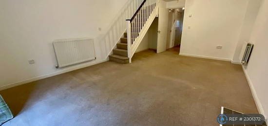 2 bedroom terraced house